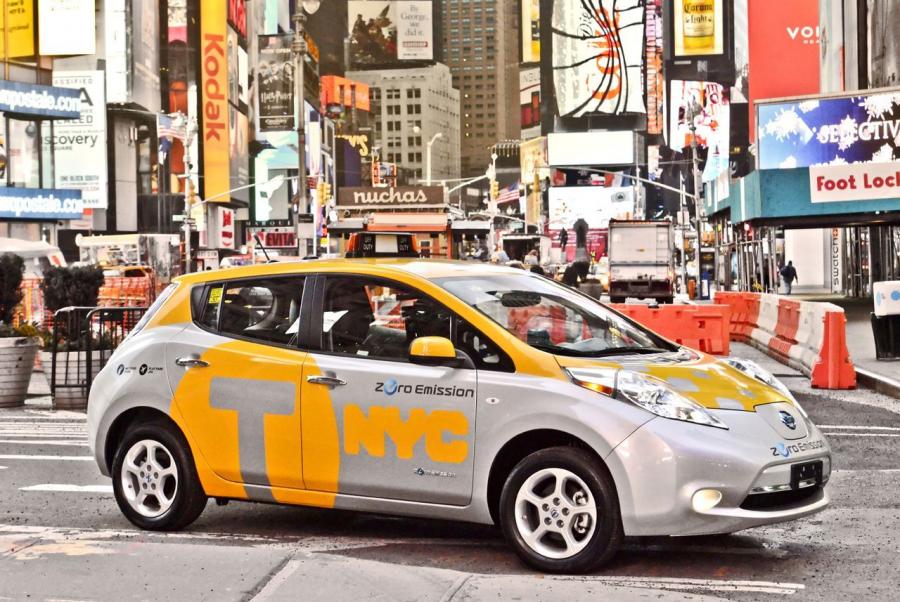  Nissan Leaf NYC taxi 2013 года  (фото 22 из 24)